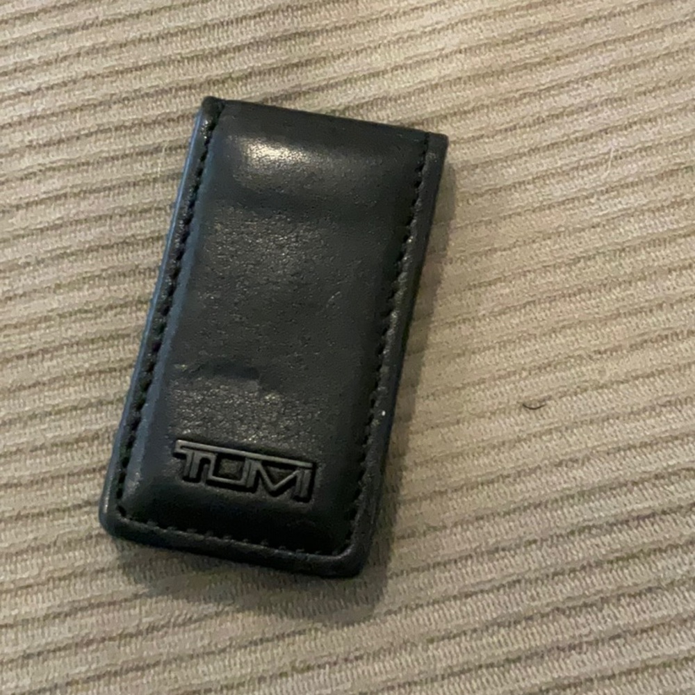 Tumi money clip black leather